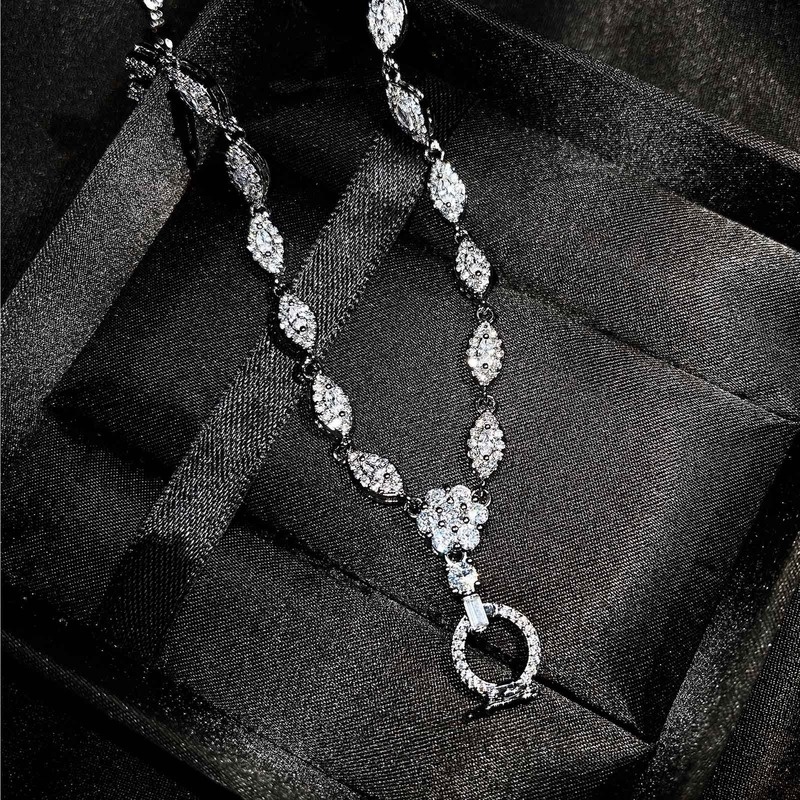 Luxury Fashion Moissanite Universal Necklace (without Pendant)