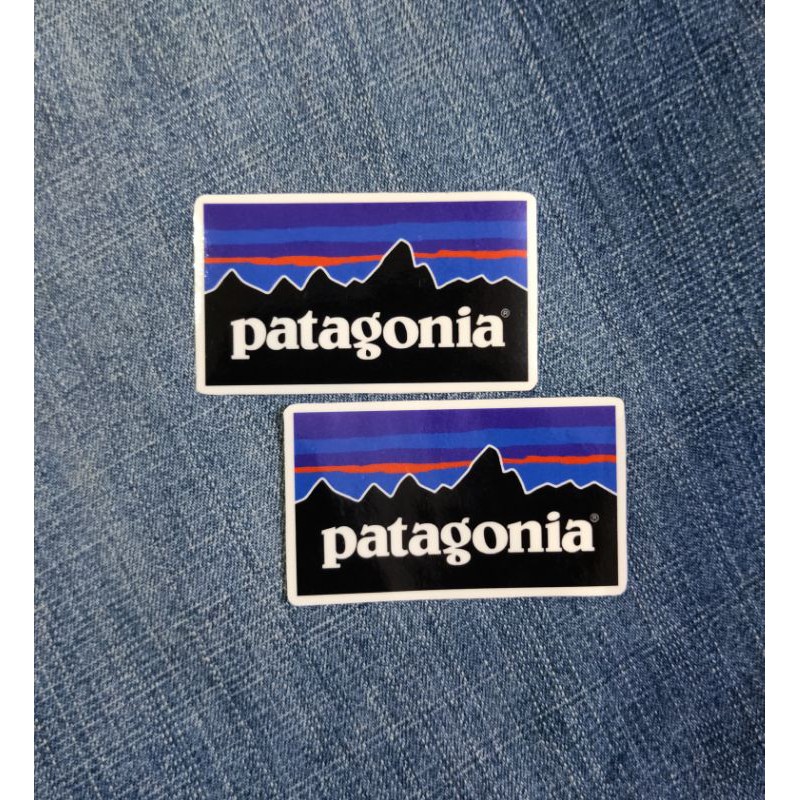 

Stiker distro Patagonia, tahan air, bahan Vinyl Printing plus laminasi, minimal order 10 Pcs