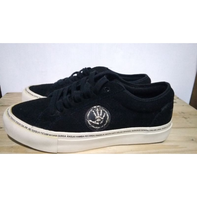 beazt x deadsquad deadshoe versi pertama