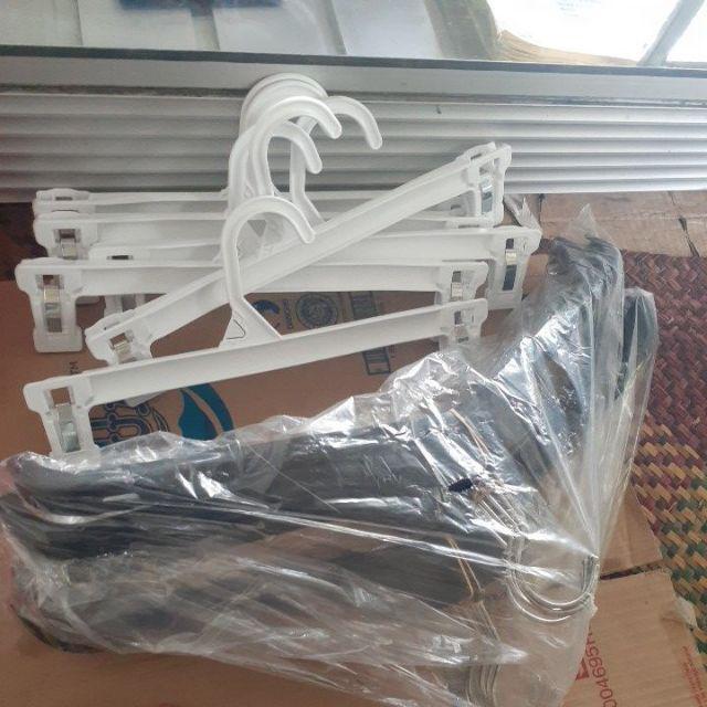 Hanger Baju Dewasa Model Tp Warna Putih Isi 12 Biji [gantungan Baju Tp Putih Dewasa]