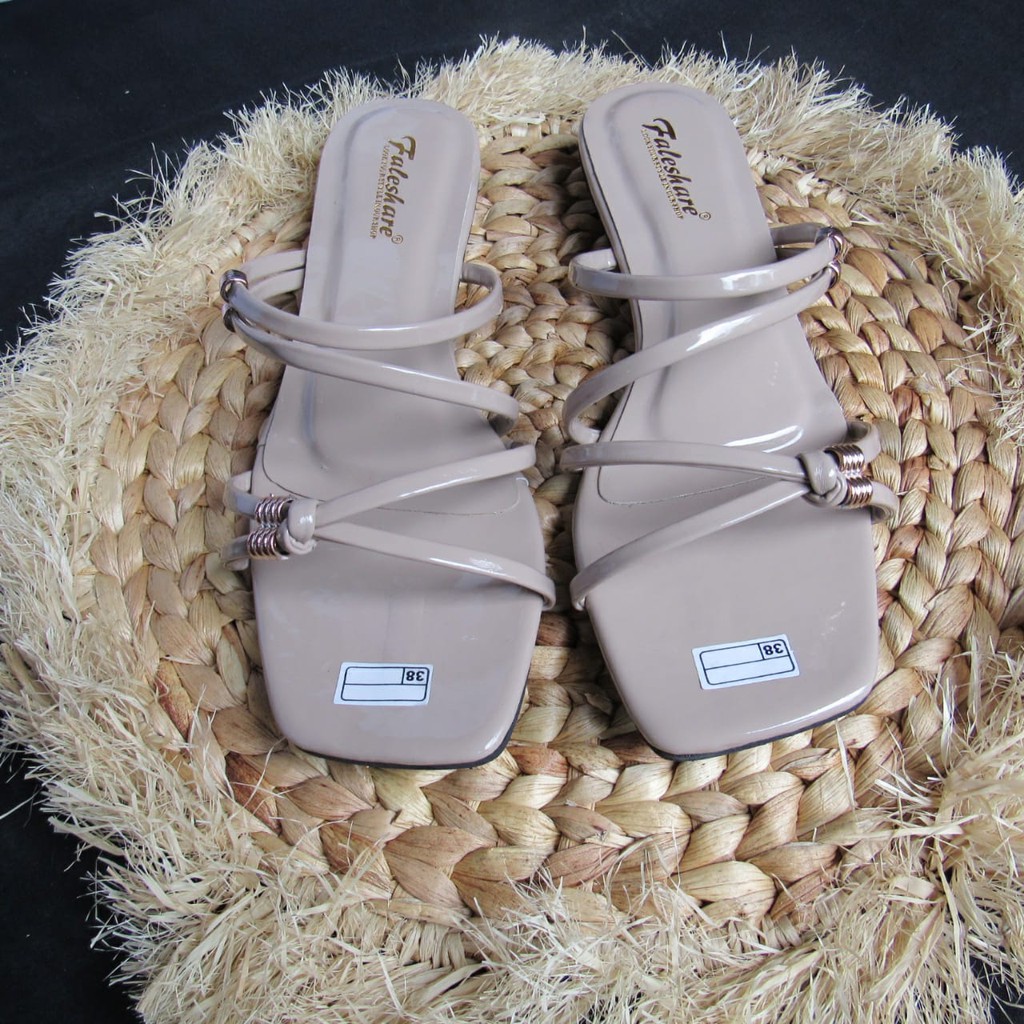 Sandal Flat Tali Silang Gesper Ry09