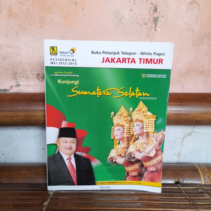 ORIGINAL BUKU Petunjuk Telepon White Pages Jakarta Timur Mei 2012 2013 Info