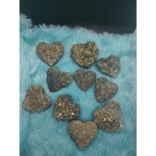 batu pyrite bentuk hati cocok bagi anda yang sedang patah hati, batu rajah,batu akik batu alam batu 