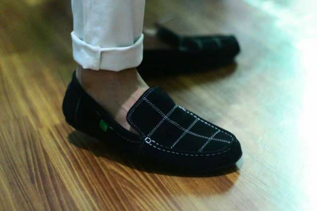 SEPATU CASUAL PRIA SLIP ON RAJUT KERJA FORMAL SANTAI