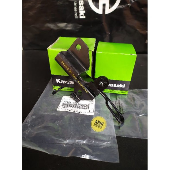 Braket Breket Dudukan Perut Knalpot Ninja RR New Ori Kawasaki