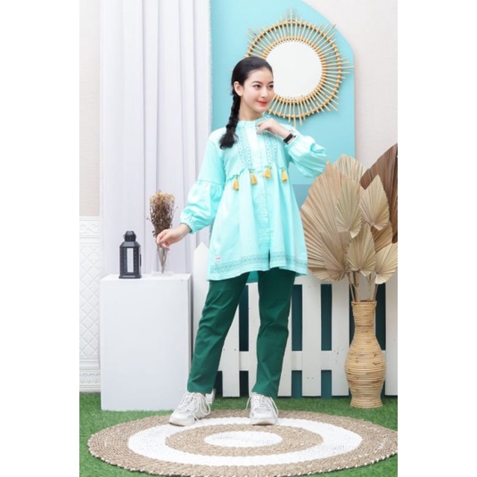 setelan anak perempuan zira dari winner