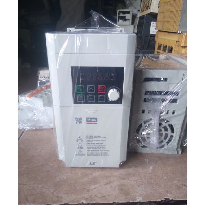 inverter LS LSLV002M100-1EOFNS input 220-240V 1Phase