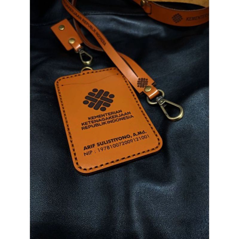 

ID CARD HOLDER NAME TAG KULIT ASLI