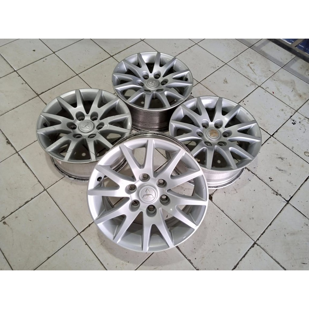 Pelek-Velg Oem Mobil Pajero Ring 17 Pcd 6x139,7 Silver