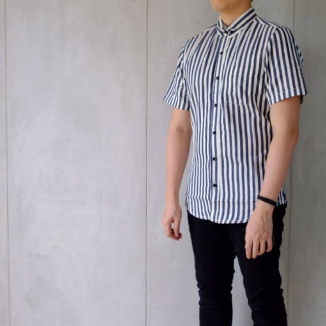 Vertical Stripes Shirt Cowo Laki Pria Murah Garis Hitam Putih Kemeja Baju Slim Fit Kasual Casual