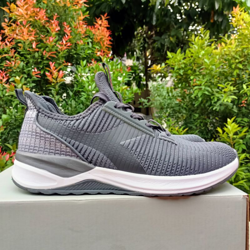 Sepatu Pria Diadora Clever Dark Grey Original Sport/Casual