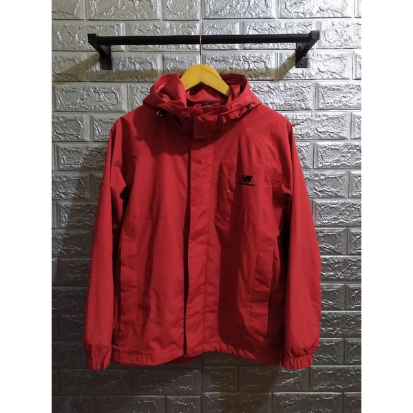 Jaket New Balance outdoor size 85 Fit S M second
