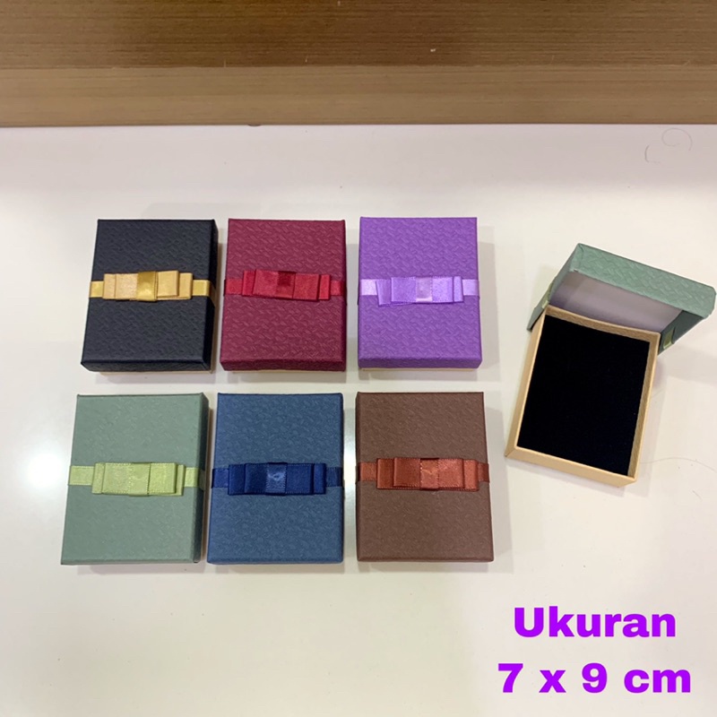 

Box / Kotak kado hadiah perhiasan aksesoris bros kalung gelang anting cincin