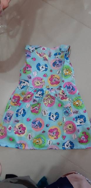 Dress kancing pundak Estimasi 1 - 5 Tahun