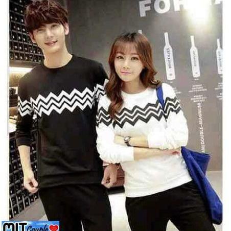 Harga Baju Couple Kaos Pasangan Lengan Panjang Terbaru Agustus 2021 Biggo Indonesia