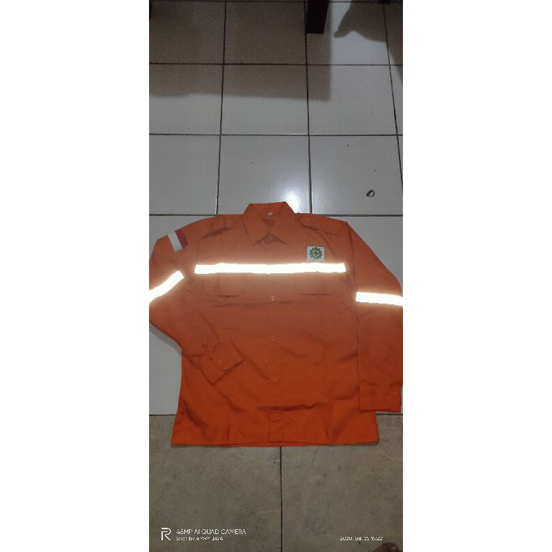 BAJU SAFETY/PROYEK/KERJA LENGAN PANJANG SUDAH TERMASUK BED K3 DAN BENDERA ( AMRY JAYA SURABAYA )