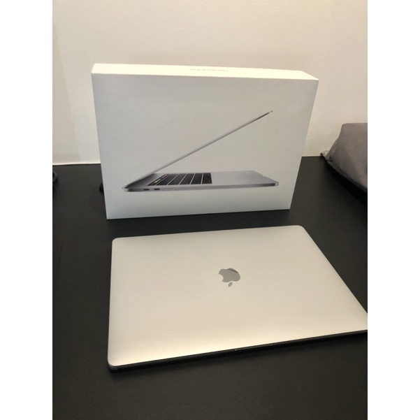 Macbook Pro 2018 Touch Bar 15 inch 256GB Silver + Hyperdrive Hub (Second)