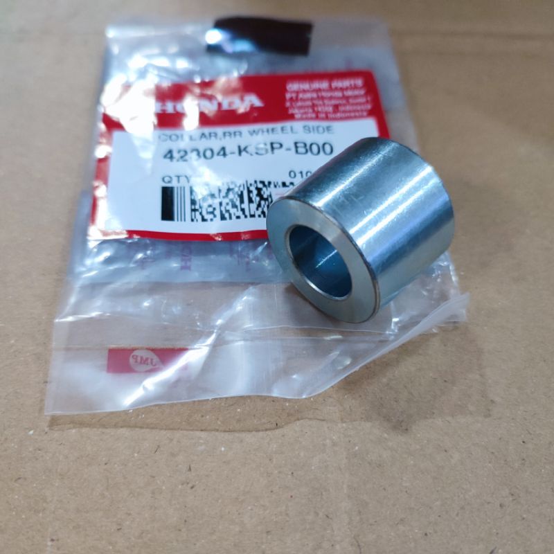 42304-KSP-B00 Collar Bos Roda Belakang Kiri ORI Honda Megapro Mono Verza 150