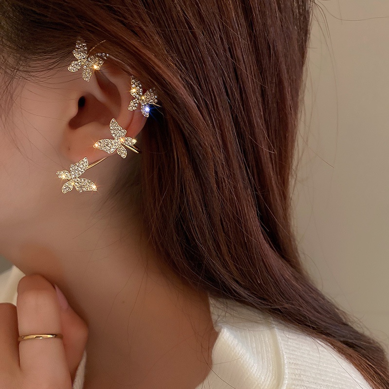 Anting Klip Tanpa Tindik Desain Kupu-Kupu Hias Kristal Gaya Korea Untuk Wanita