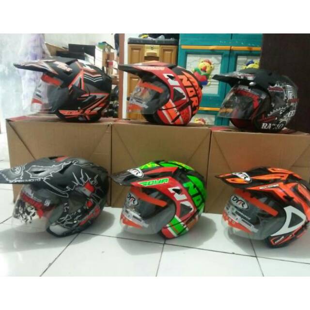 Helm semi cross dyr