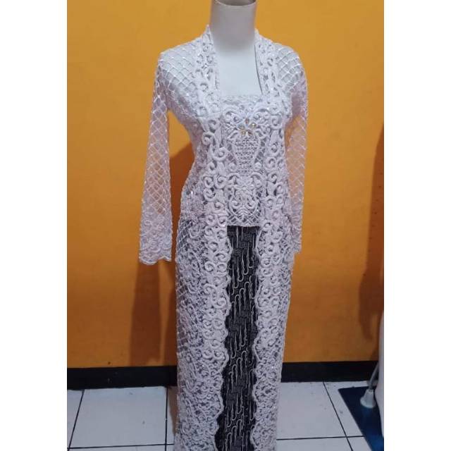 Kebaya akad kutu baru