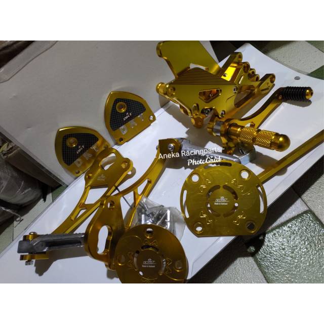 Footstep underbone ninja 150 r rr satu set step belakang model aprilia-tutup kips-cover bak mesin