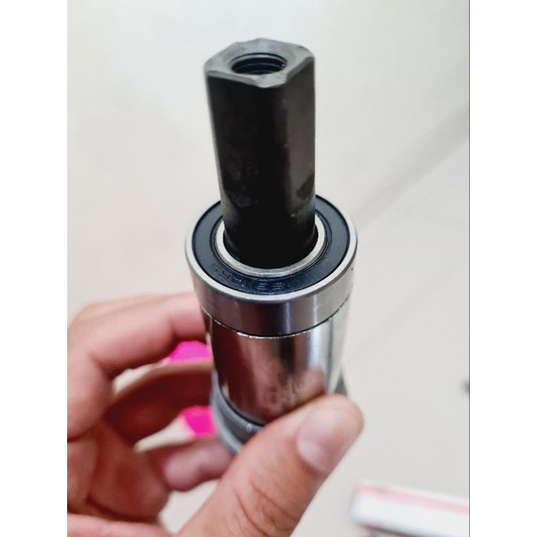 LENGKAP DAN TERMURAH !!! BOTTOM BRACKET KUALITAS TAIWAN LAHER AS TENGAH BEARING KOTAK SQUARE CRANK BEARINGS DRAT ULIR HT1 PANJANG LEBAR LENGKAP 110 113 113.5 118 122 127 MM 110MM 113MM 122MM 127MM AXLE SEPEDA MTB SELI LIPAT FEDERAL BALAP ROADBIKE MINION