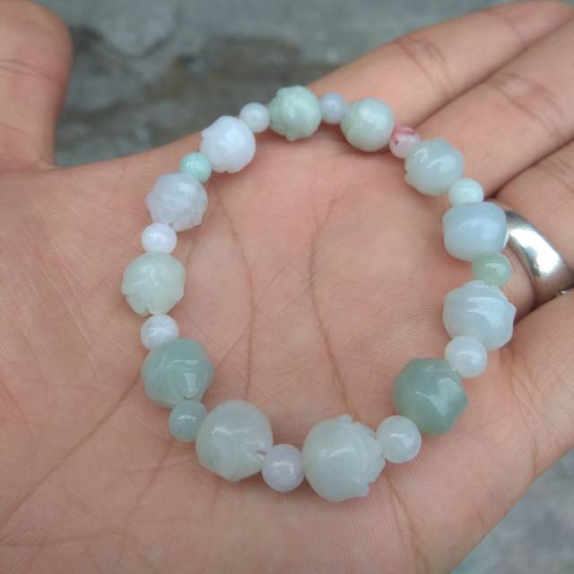 Gelang giok motif bunga