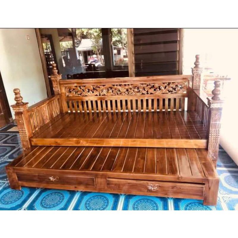 Bale bale tumpuk ukiran jati jepara