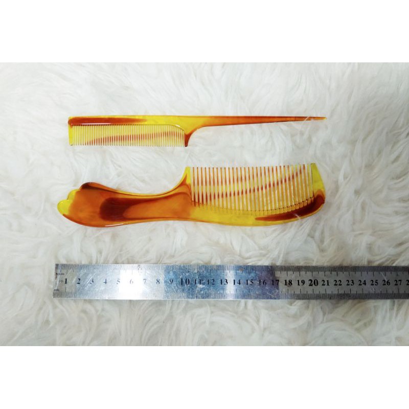 SS14 Sisir Plastik Isi 2 Warna Coklat