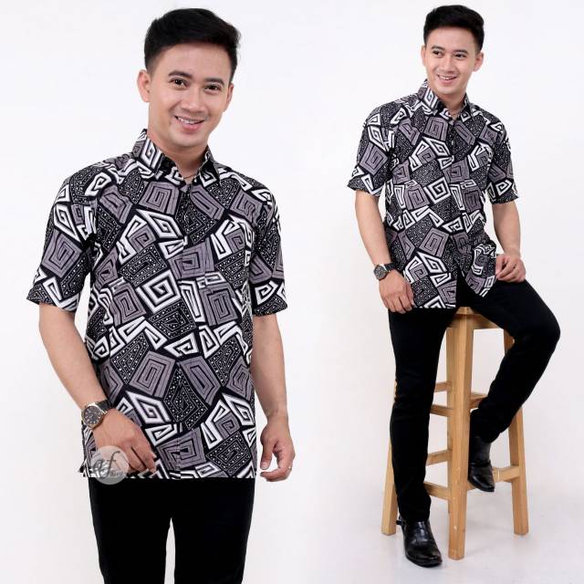 Kemejabatikpria/batikpria/batikcowok/bajubatik/pakaianbatik/batikpekalongan/batik Oval litle