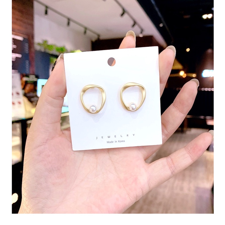 Anting S925 silver needle Bentuk Geometris irregular Aksen Mutiara matte Untuk Wanita