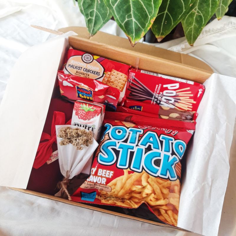 Jual Hampers Snack Jilbab T Box Kado Ulang Tahun Kado Wisuda