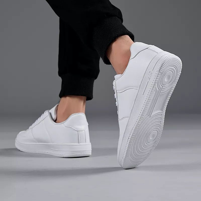 Sepatu Casual Low White Omen