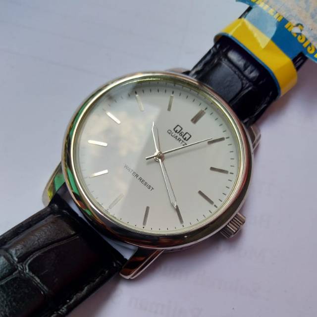 Jam tangan luxury pria Q&Q original
