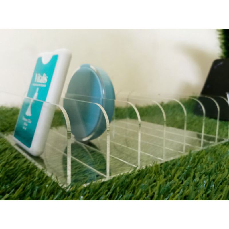 Rak akrilik kosmetik grid 7 tempat penyimpanan make up