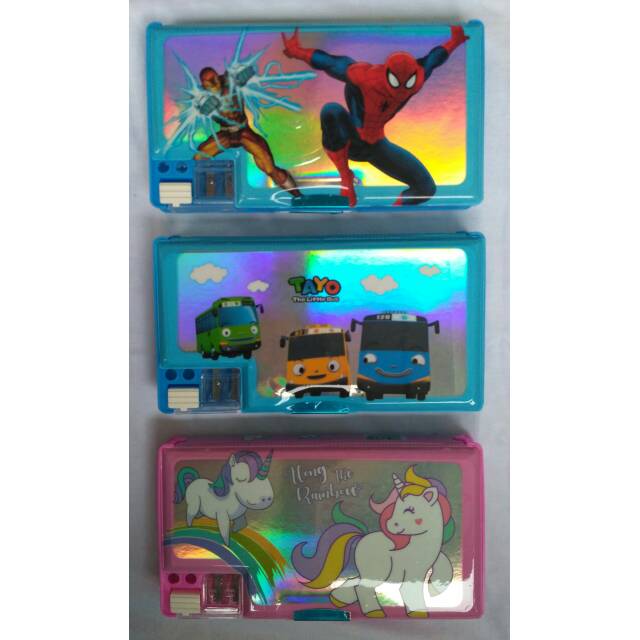 

Tempat Alat Tulis Character, lengkap dengan rautan ukuran 22 cm x 12 cm