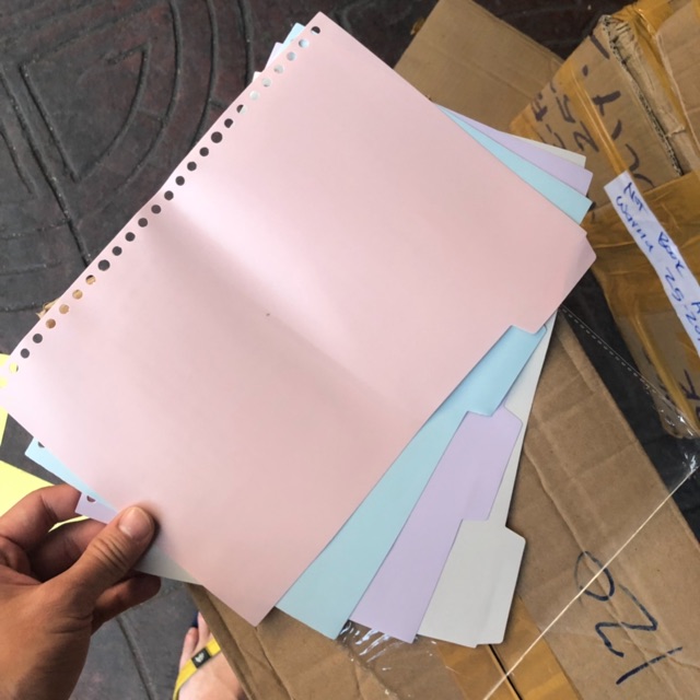 

Pembatas looseleaf b5 isi 4 sekat pastel bahan plastik