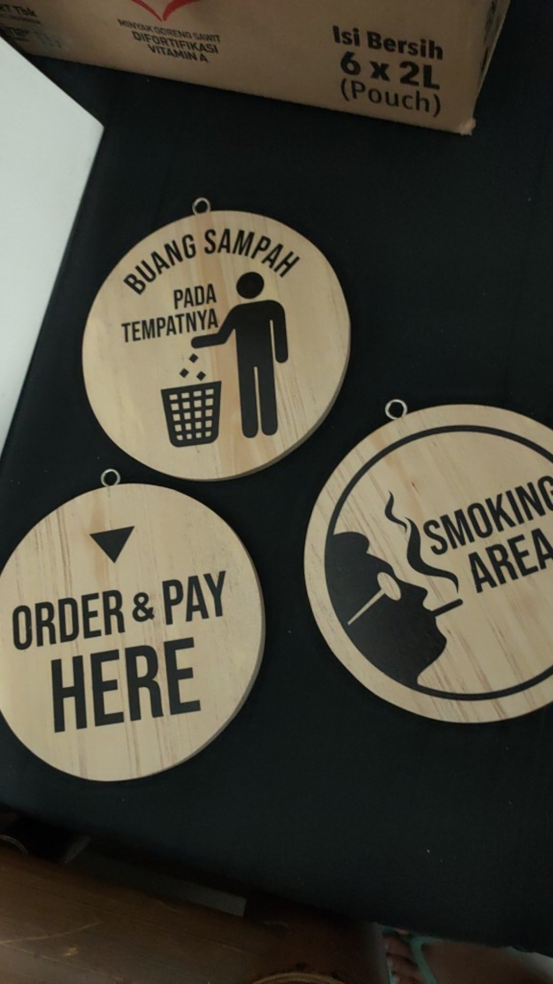 Wood Sign - Penanda Ruang Kayu Smoking Area