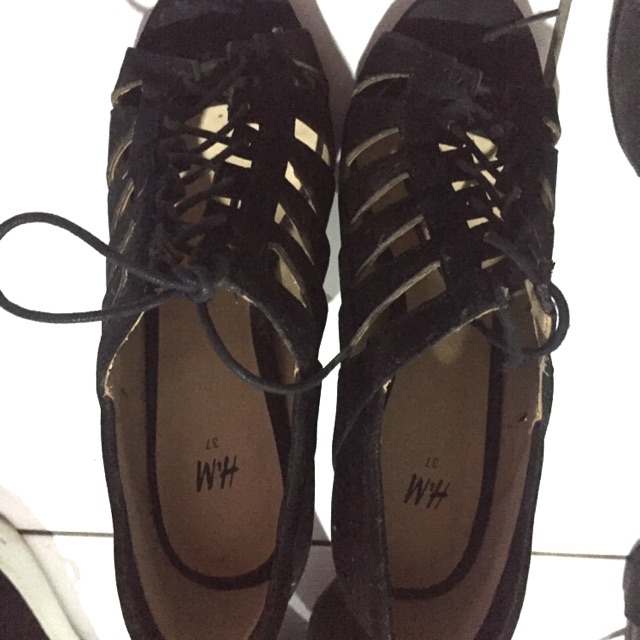 Sepatu H&M Heels