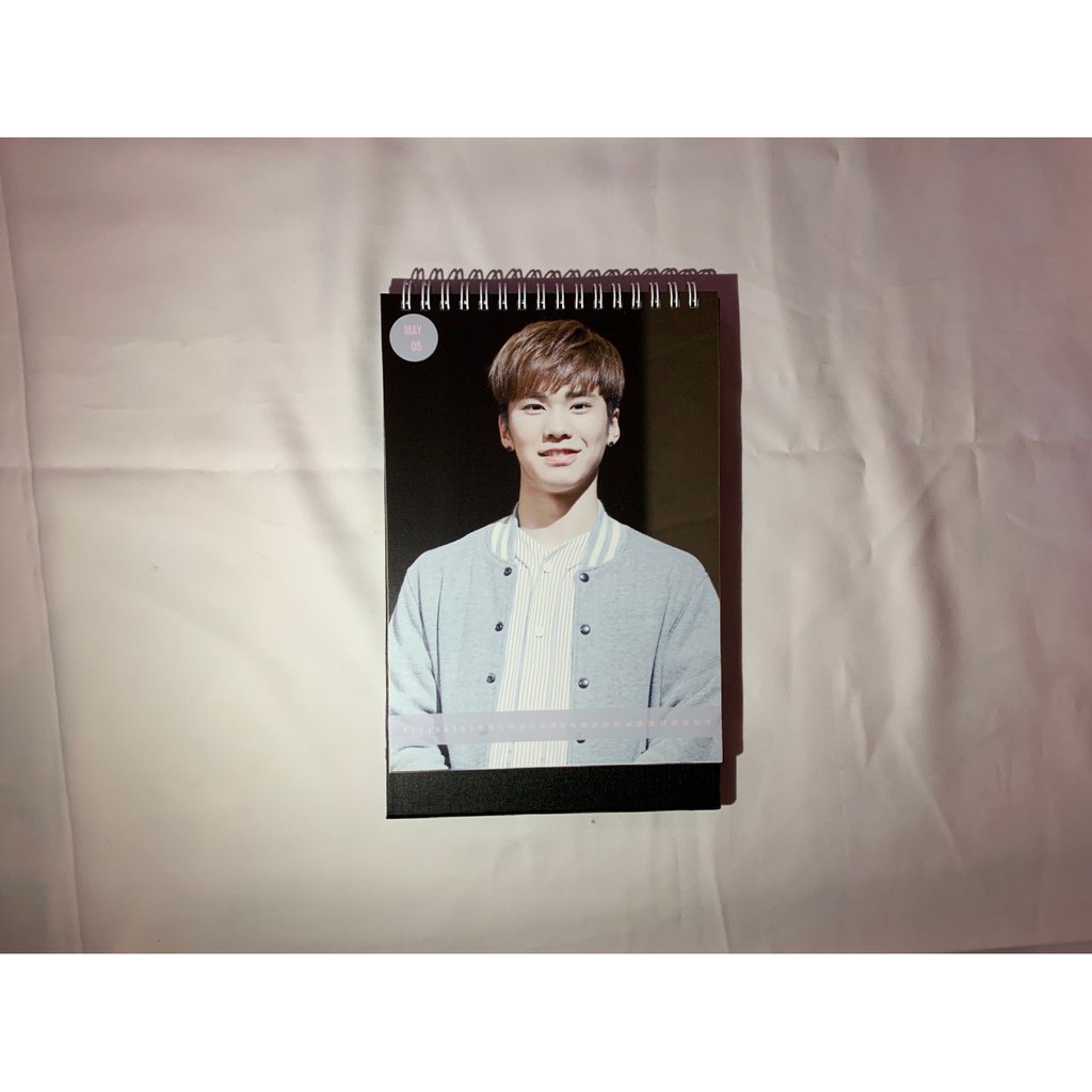 

[CLEARANCE SALE] ASTRO'S ROCKY 2018 CALENDAR