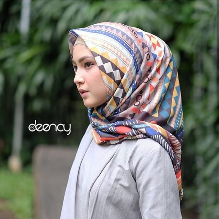 Verde Voal Printed Scarf by Deenay