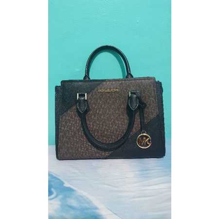 Michael Kors (MK) Hope Messenger