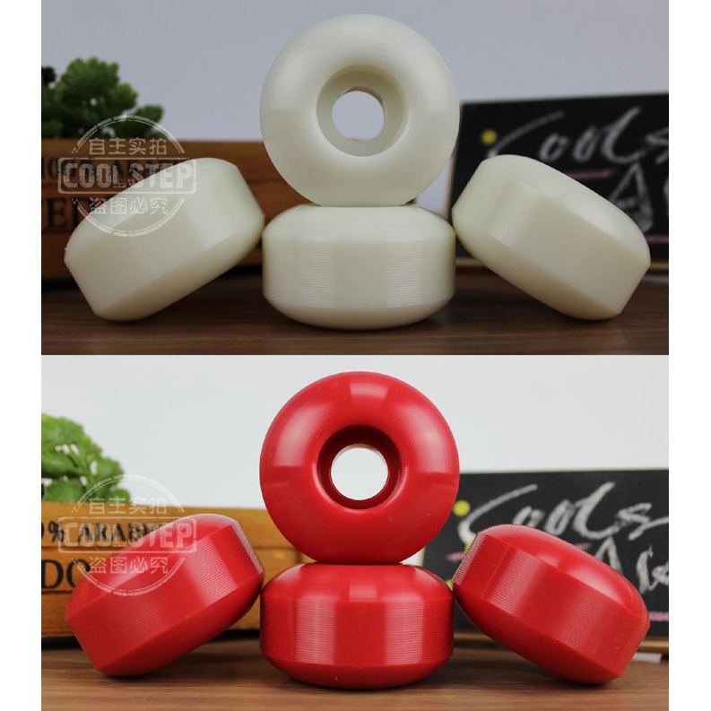 Skateboard Empat Roda Bahan PU Ukuran 52mm X 32mm