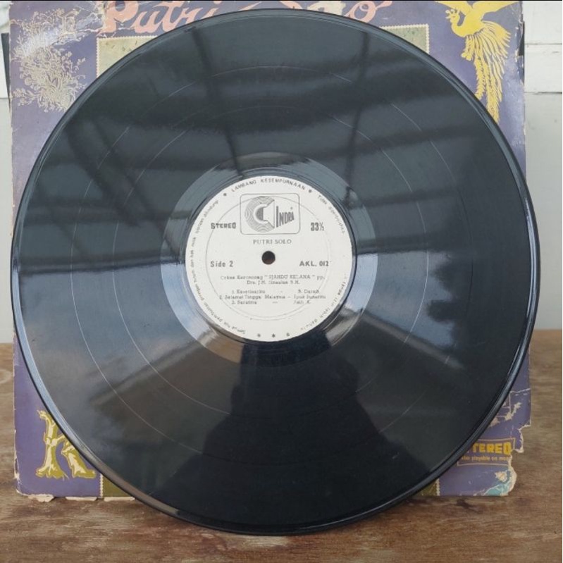 Kaset Vinyl Piringan Hitam 12 inch Keroncong Putri Solo