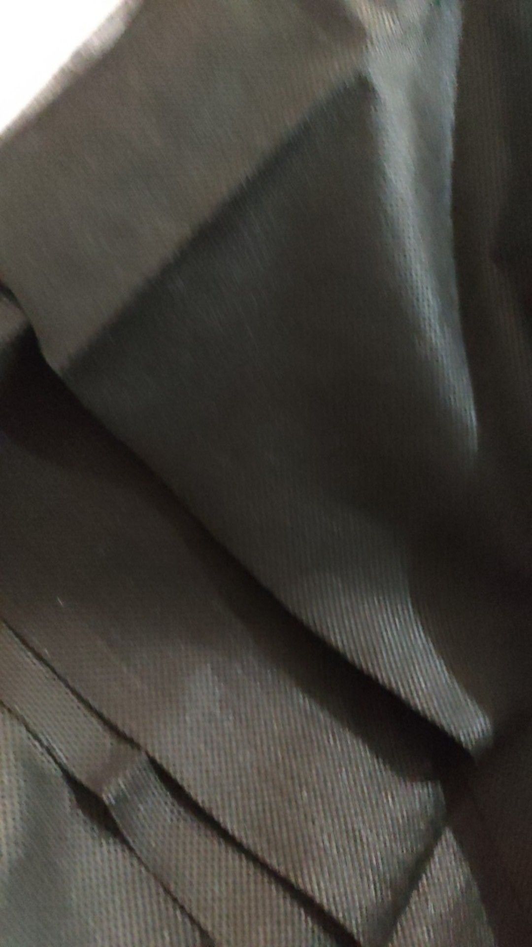 Kain Furing Puring Spunbond Tipis 40 Gsm, Ukuran 160 Cm Hitam & Putih