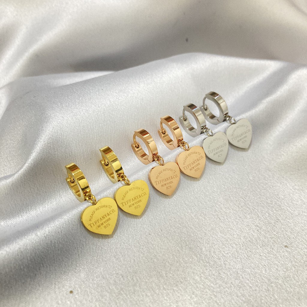 Anting Titanium Perhiasan wanita Love