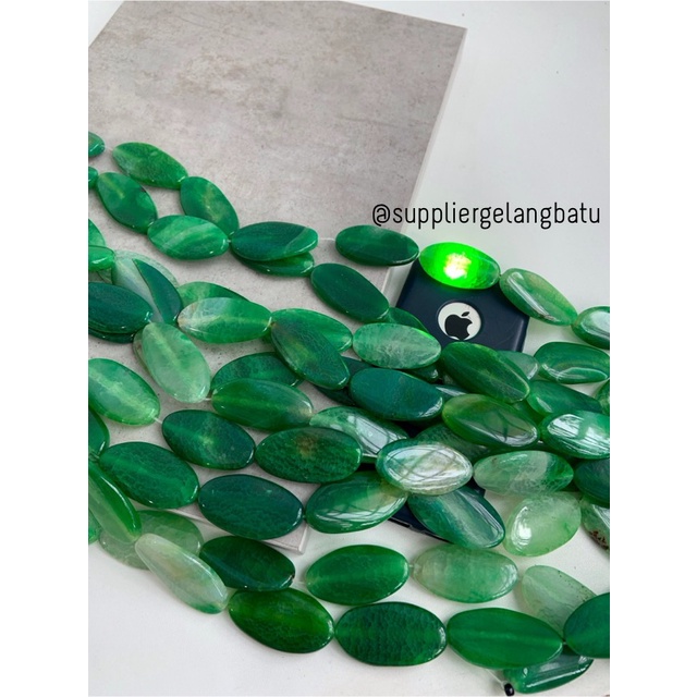 batu alam Penden simba oval hijau muda serat 2 x 4 cm soft green agate