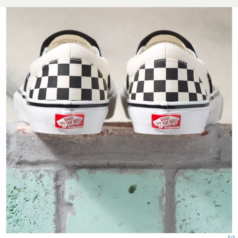 checkerboard skate shoes