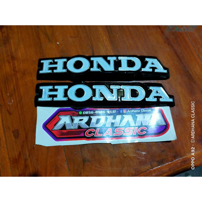 

EMBLEM CB125 BAHAN PLAT
